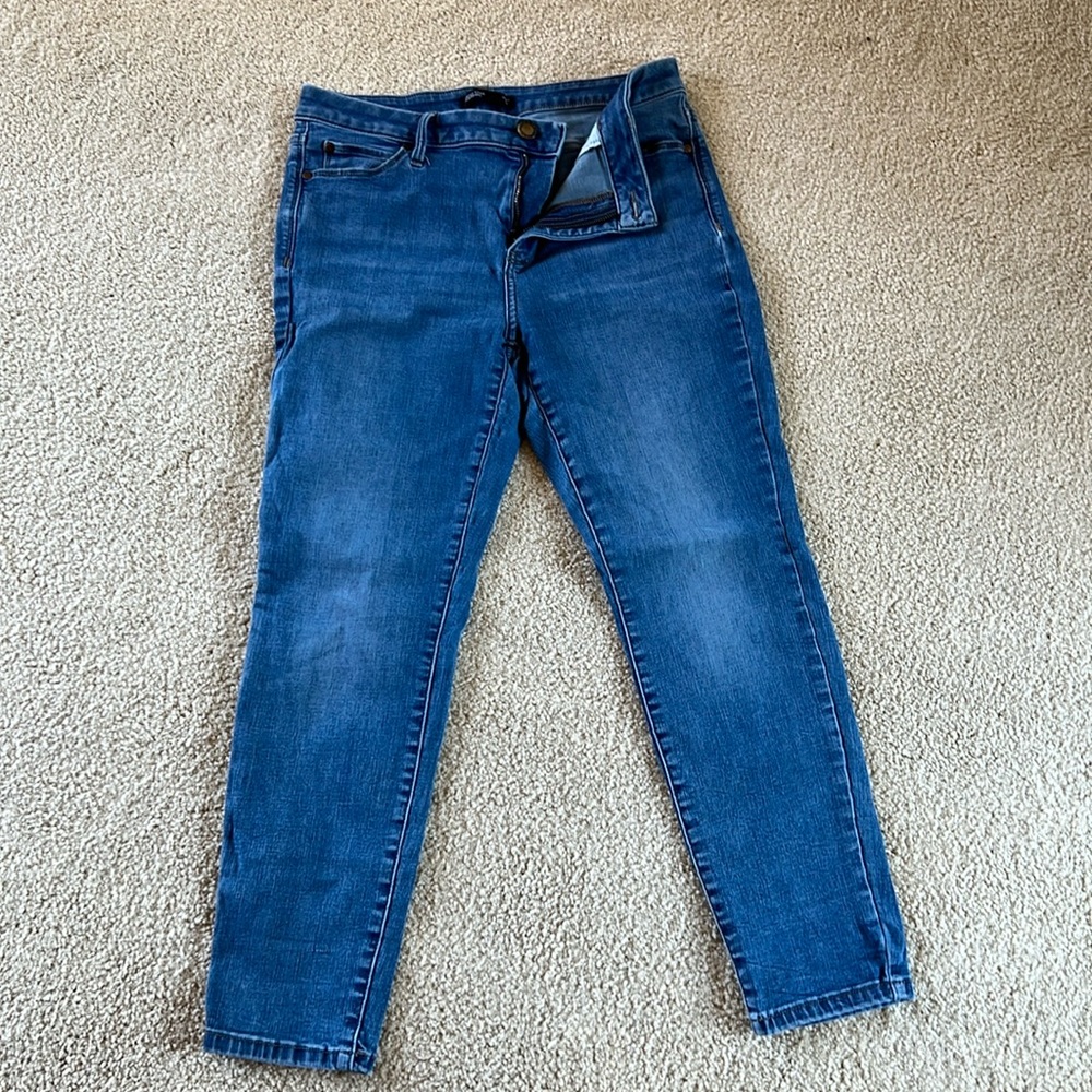 Simply Vera Wang Size 10 short